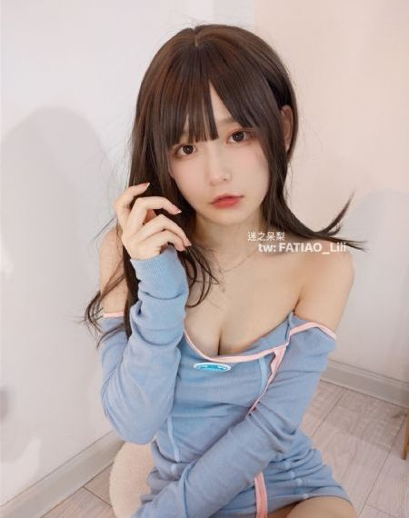 美女吻戏